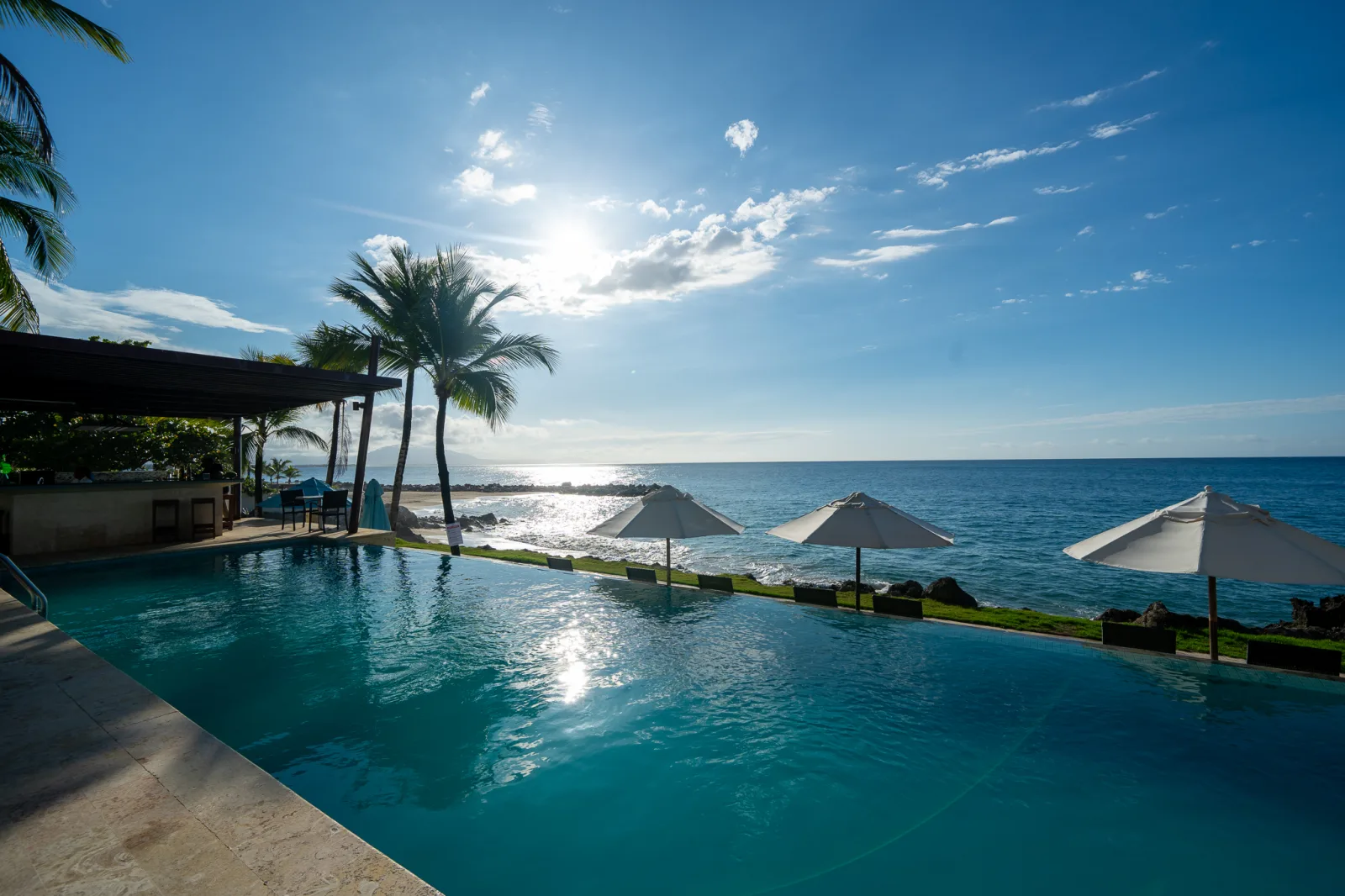 Elegant 3-Bedroom Beachfront Townhouse in Infiniti Blu