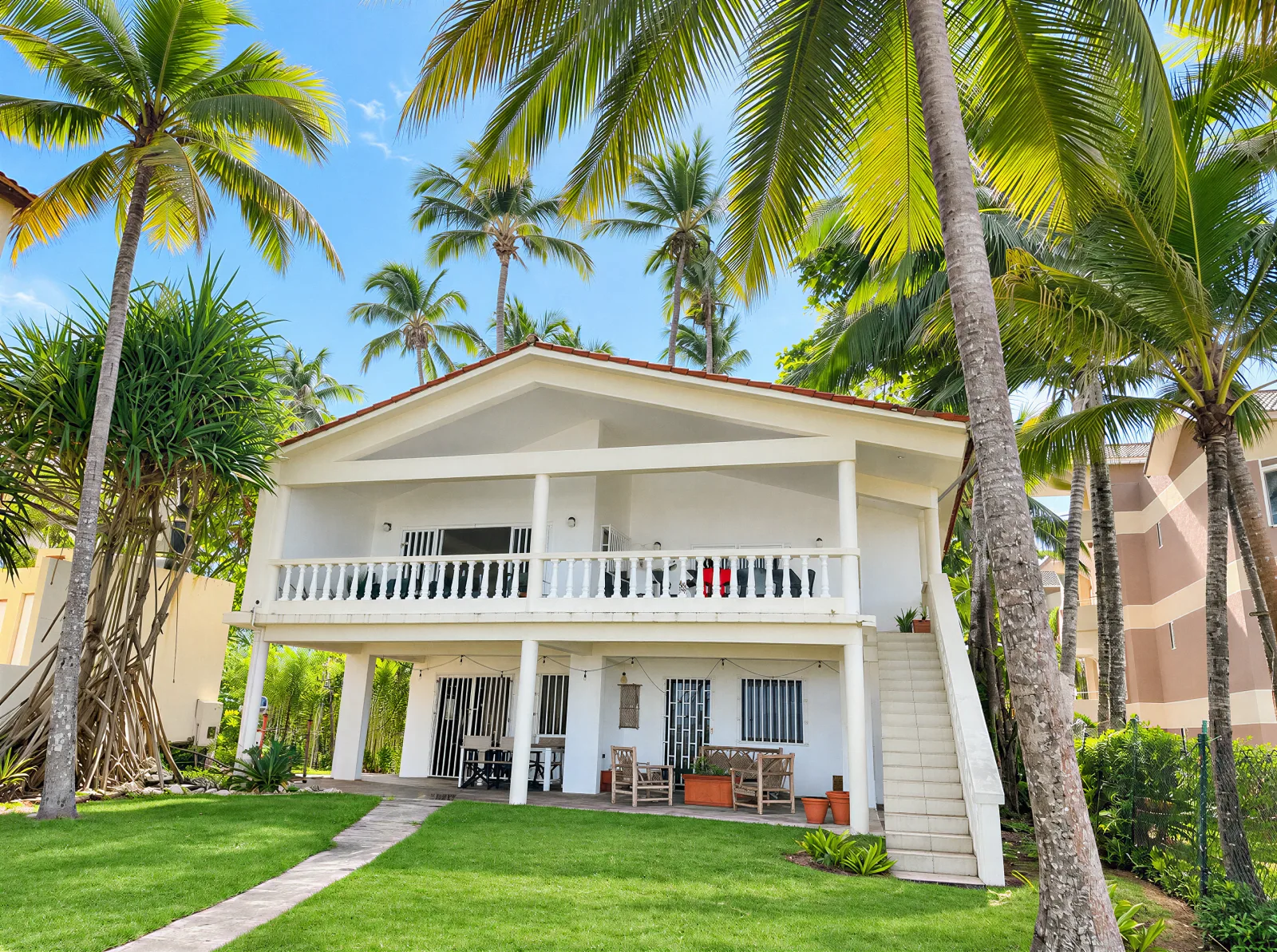 4-Bedroom Oceanfront Villa in East Cabarete